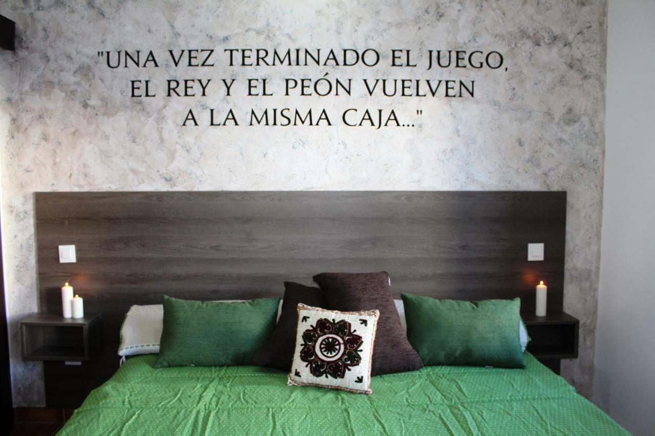 Hostal Almagro - Parking Exterior photo